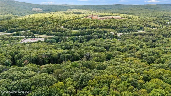 $569,000 | 141 Lookout Court, Henryville, PA 18332