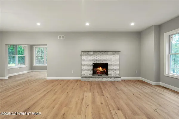 $569,000 | 141 Lookout Court, Henryville, PA 18332
