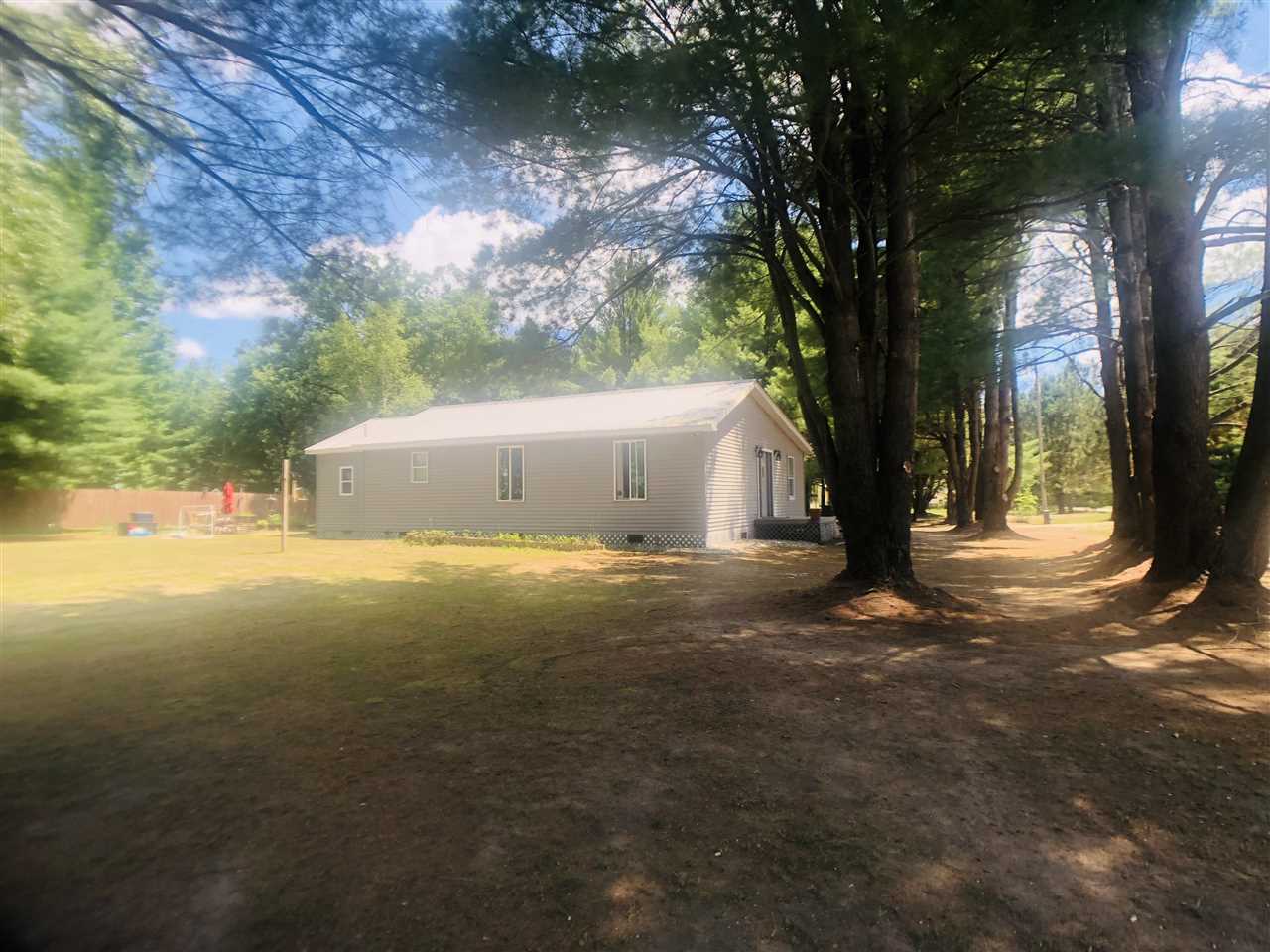 988 North Coleman Road Shepherd, MI 48883 - Photo 20 of 26 1889796-21.JPG