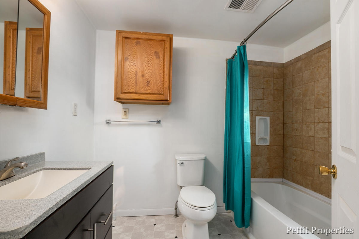 582 South Brooks Road Muskegon, MI 49442 - Photo 15 of 20 IMG_1014