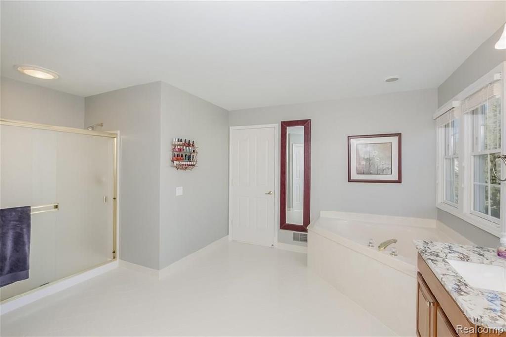 1585 Trinity Road Canton, MI 48187 - Photo 31 of 56