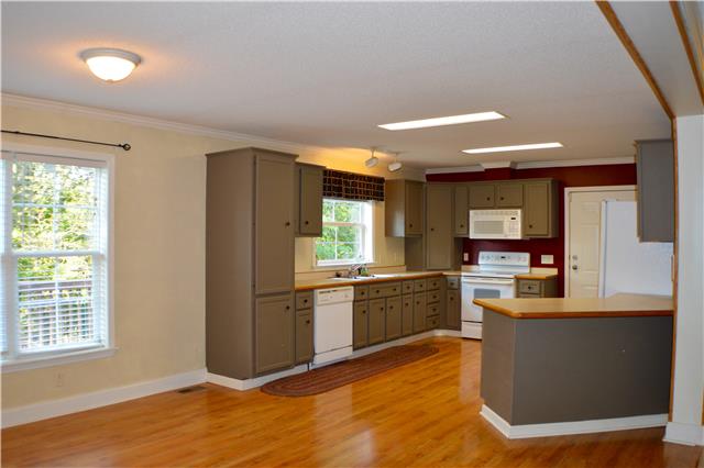 392 Joslin Branch Road White Bluff, TN 37187 - Photo 8 of 17 Gallery Image 8