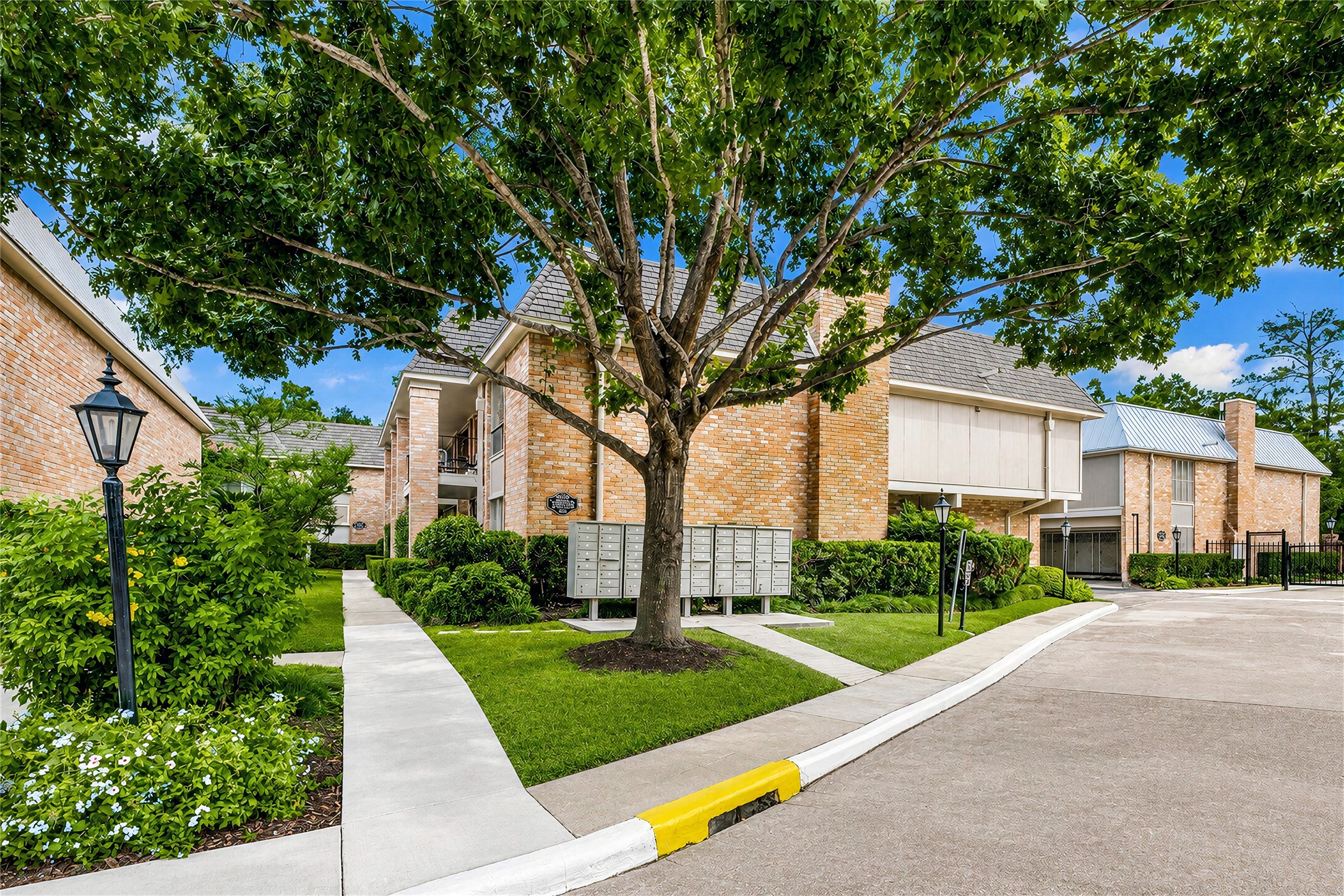 2224 South Piney Point Road, Unit 112 Houston, TX 77063 - Photo 22 of 24 Gallery Image 22