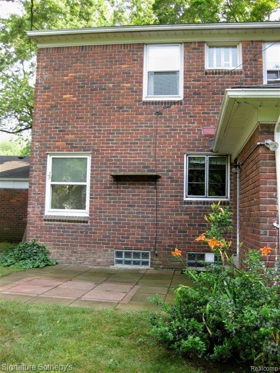 811 Tottenham Road Birmingham, MI 48009 - Photo 15 of 16 Patio Area.jpg