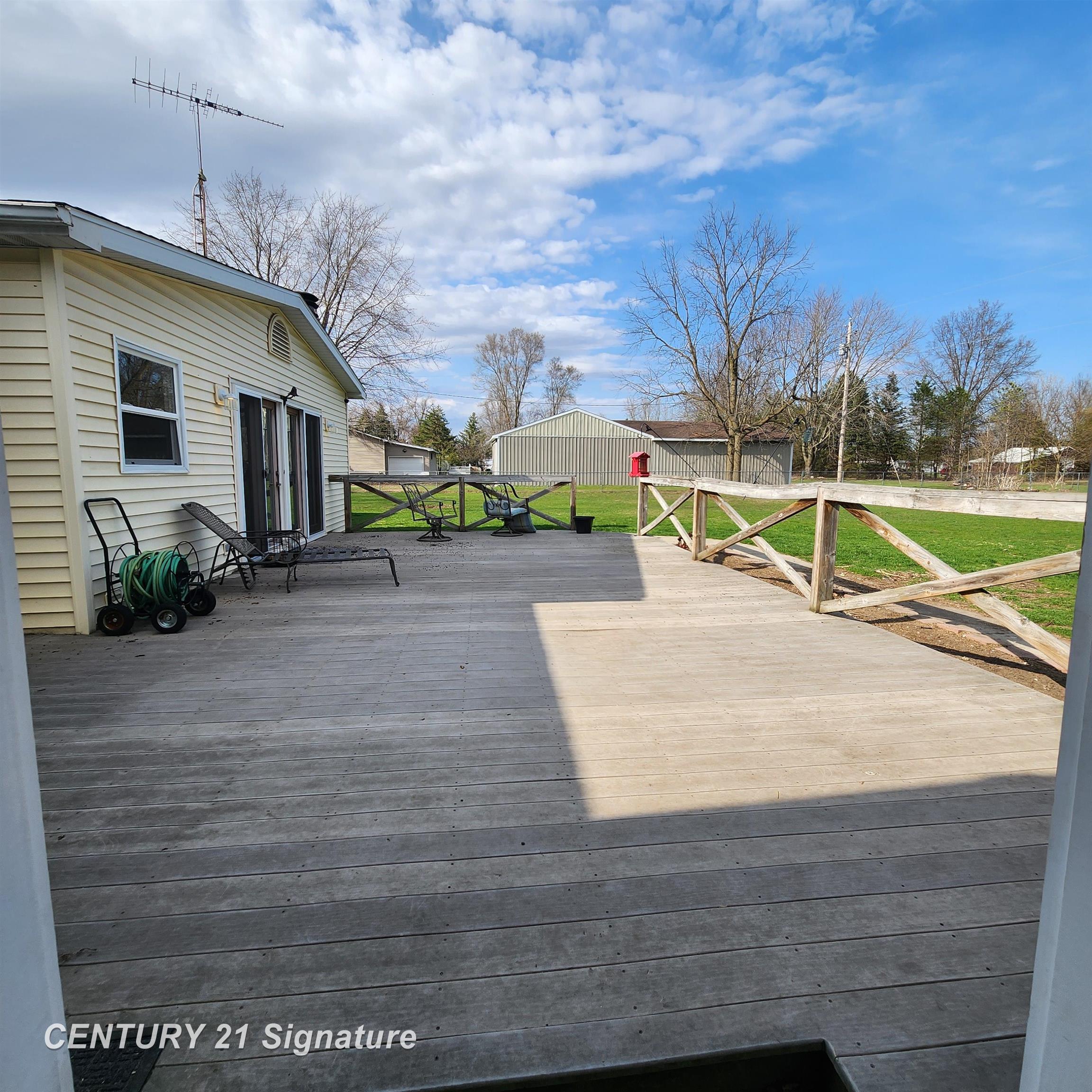 15113 Corunna Road Chesaning, MI 48616 - Photo 13 of 24 Back Deck