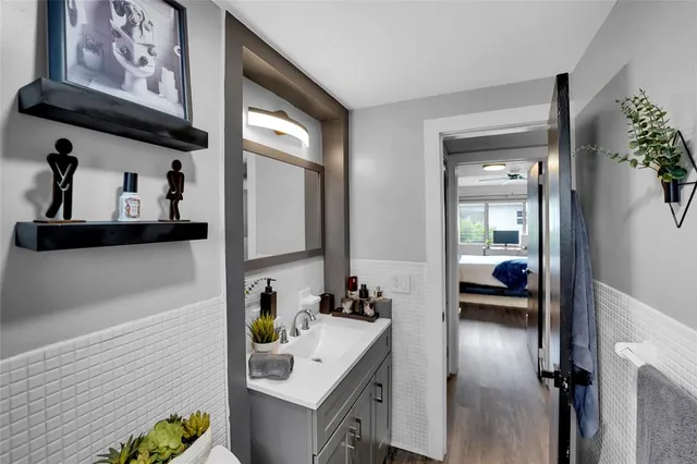 $172,500 | 2161 Northeast 42nd Court, Unit 215, Lighthouse Point, FL 33064