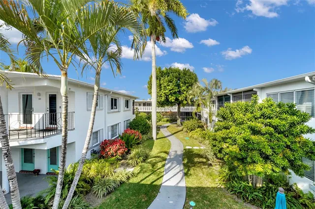 $172,500 | 2161 Northeast 42nd Court, Unit 215, Lighthouse Point, FL 33064