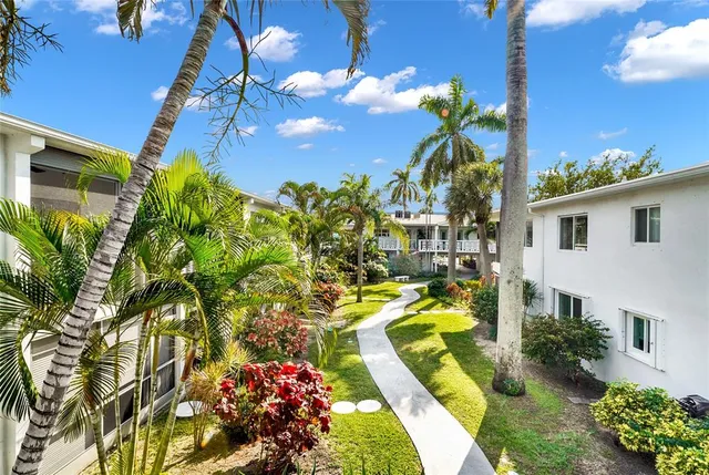 $172,500 | 2161 Northeast 42nd Court, Unit 215, Lighthouse Point, FL 33064