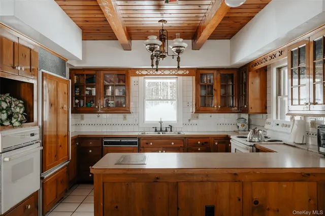 $595,000 | 26 Beckys Hill Road, Loch Sheldrake, NY 12759