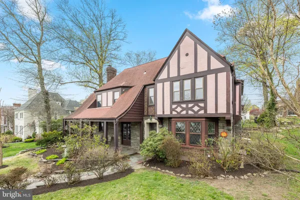 $657,500 | 522 Brookfield Road, Drexel Hill, PA 19026