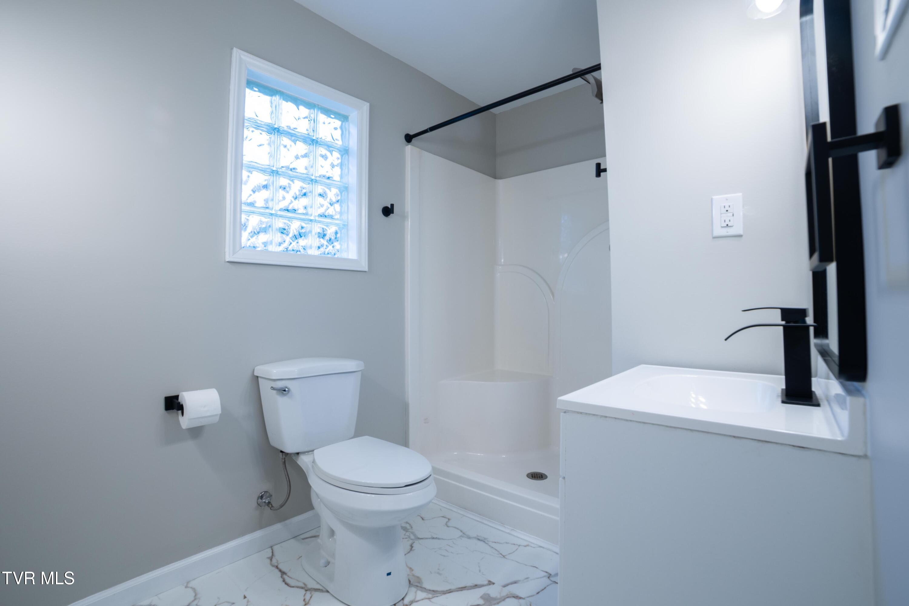681 Princeton Road Johnson City, TN 37601 - Photo 21 of 37 Bathroom 1