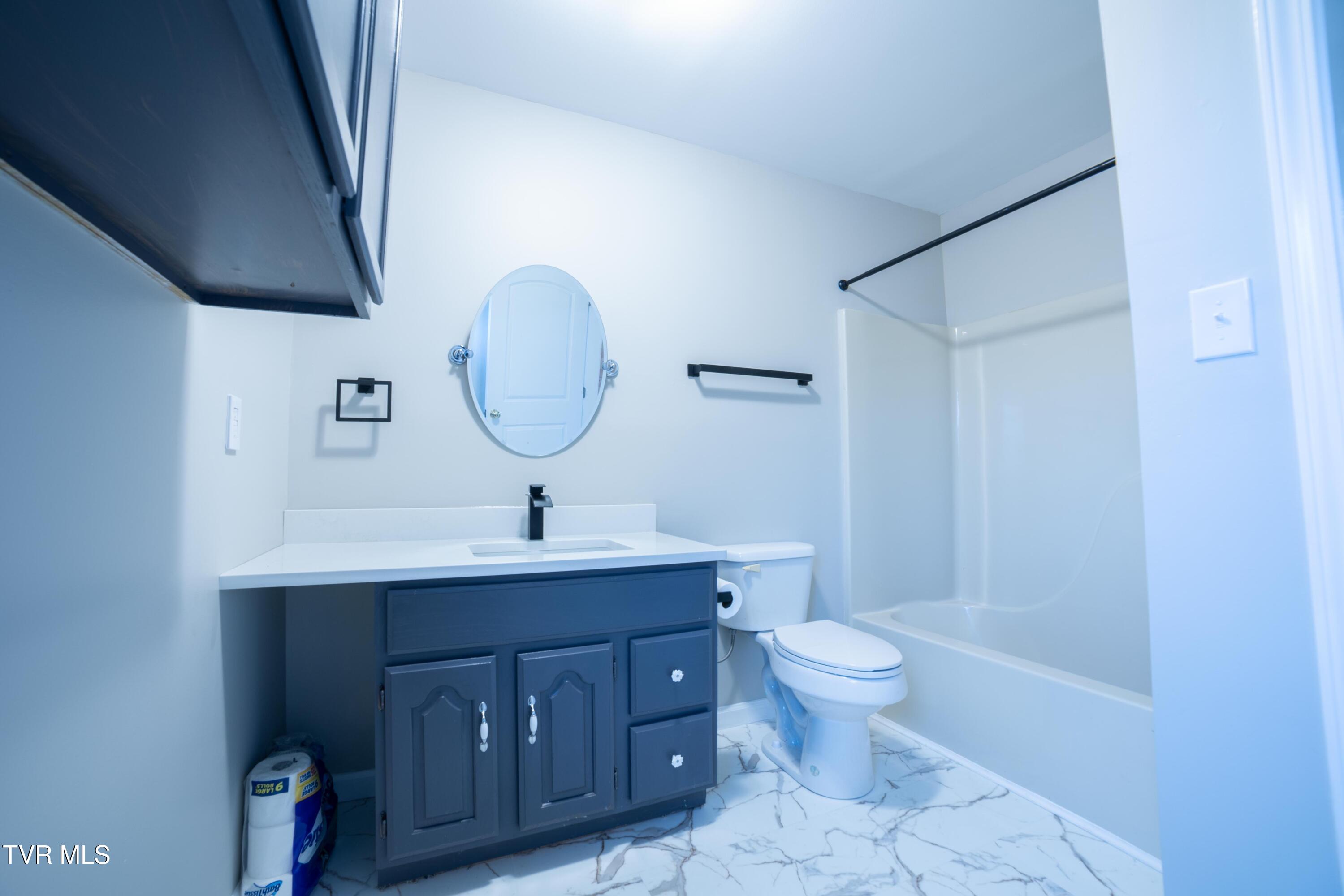 681 Princeton Road Johnson City, TN 37601 - Photo 24 of 37 Bathroom 2