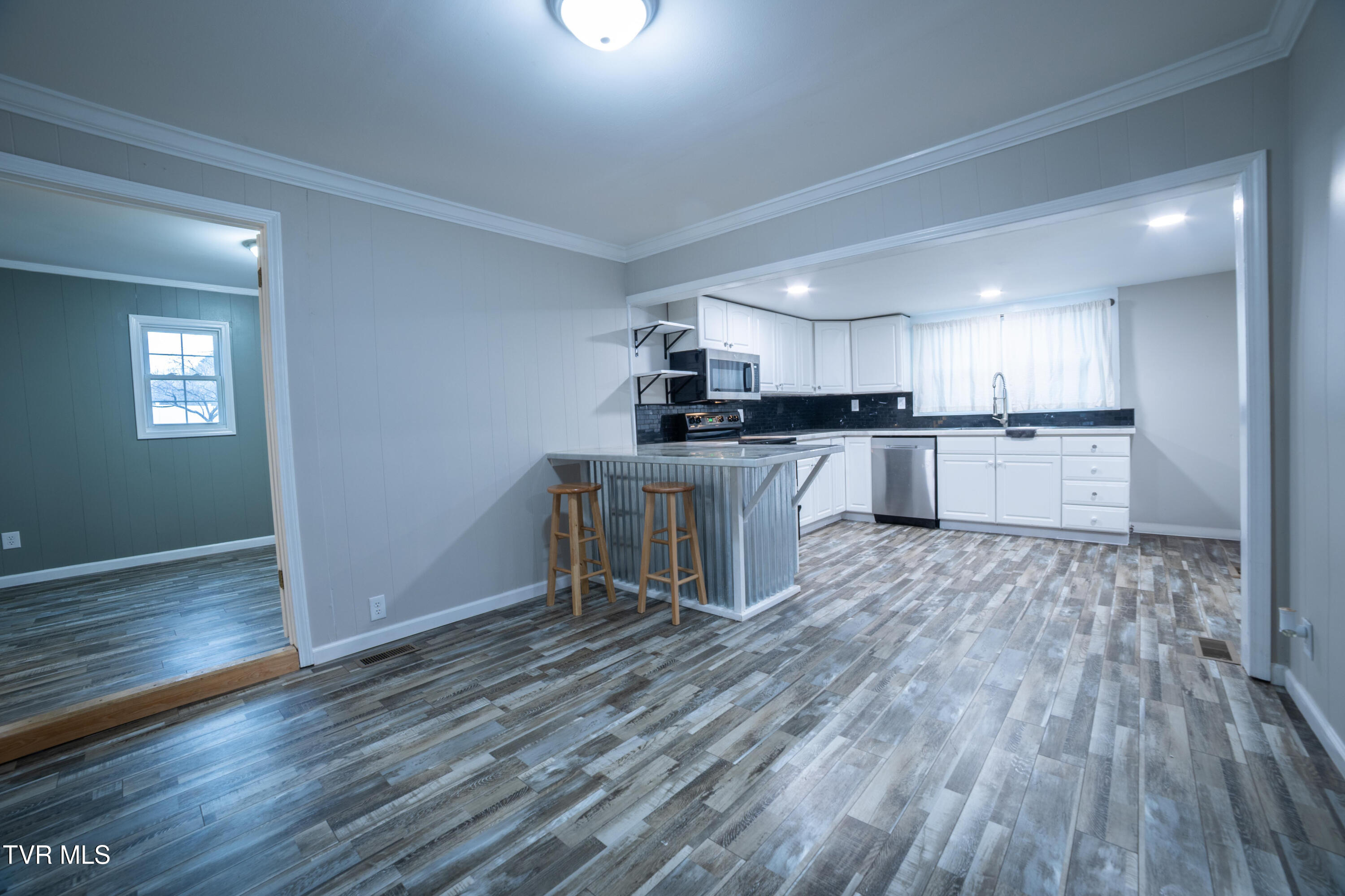 681 Princeton Road Johnson City, TN 37601 - Photo 8 of 37 Kitchen