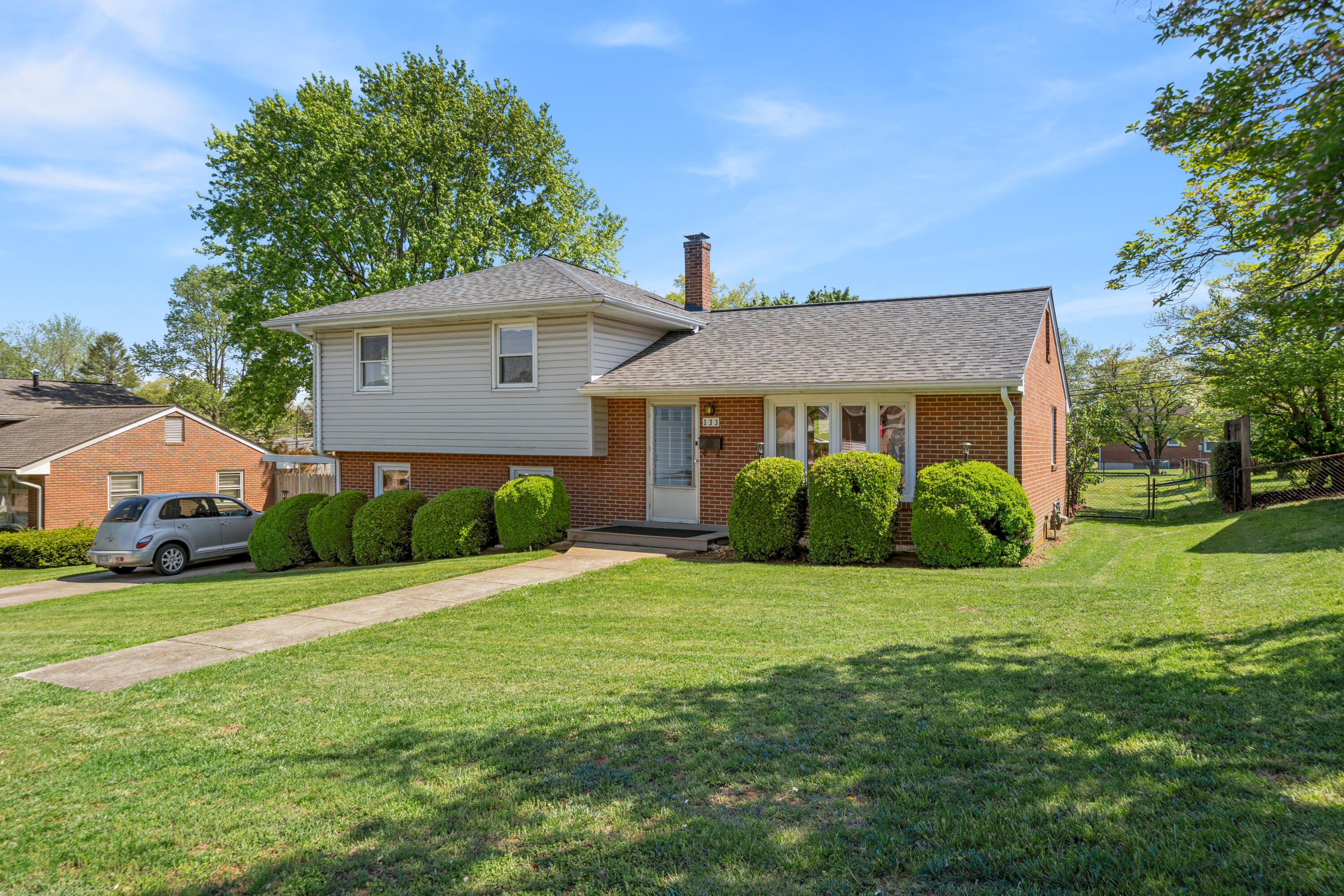 133 Frontier Road Northeast Roanoke, VA 24012 - Photo 1 of 18 Welcome