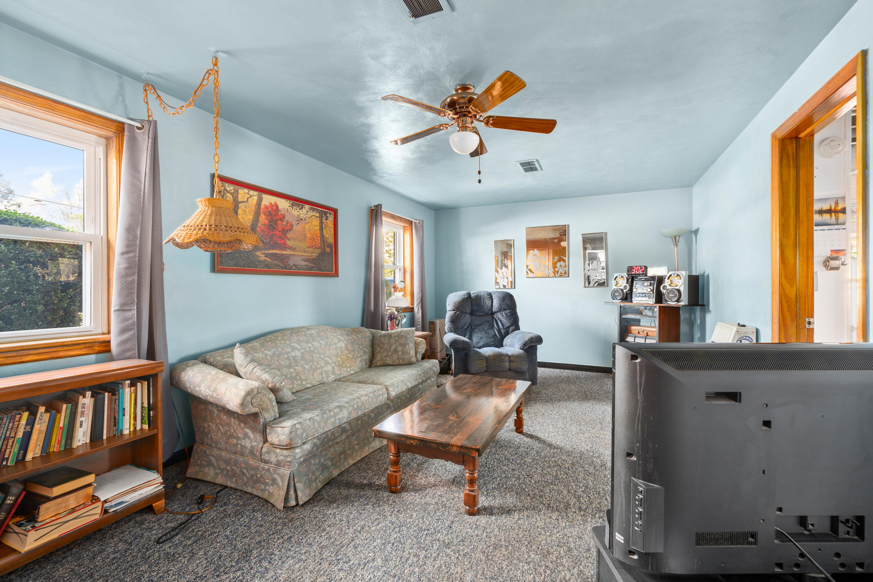 133 Frontier Road Northeast Roanoke, VA 24012 - Photo 12 of 18 Family Room