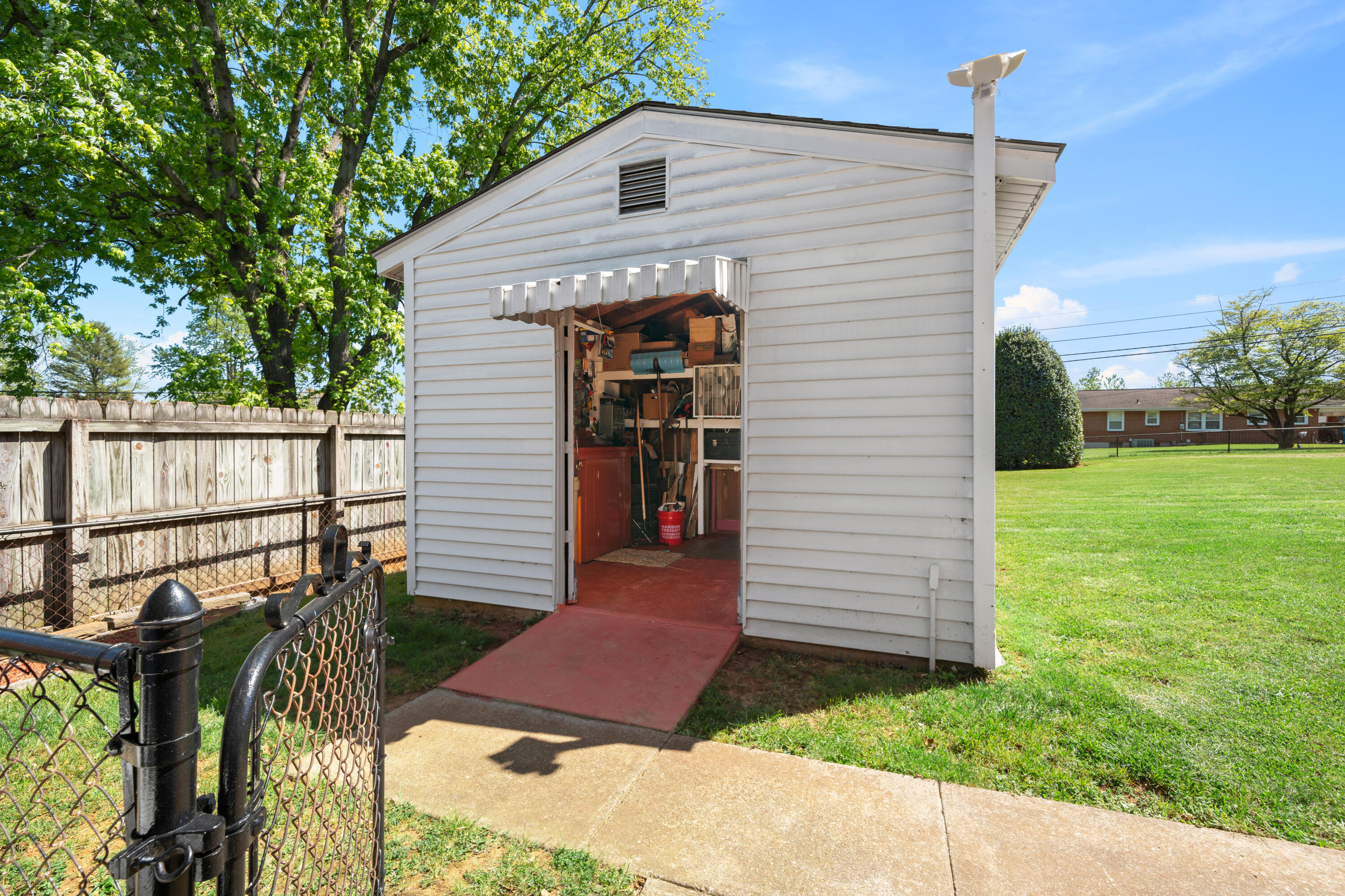 133 Frontier Road Northeast Roanoke, VA 24012 - Photo 15 of 18 Storage shed w/electric