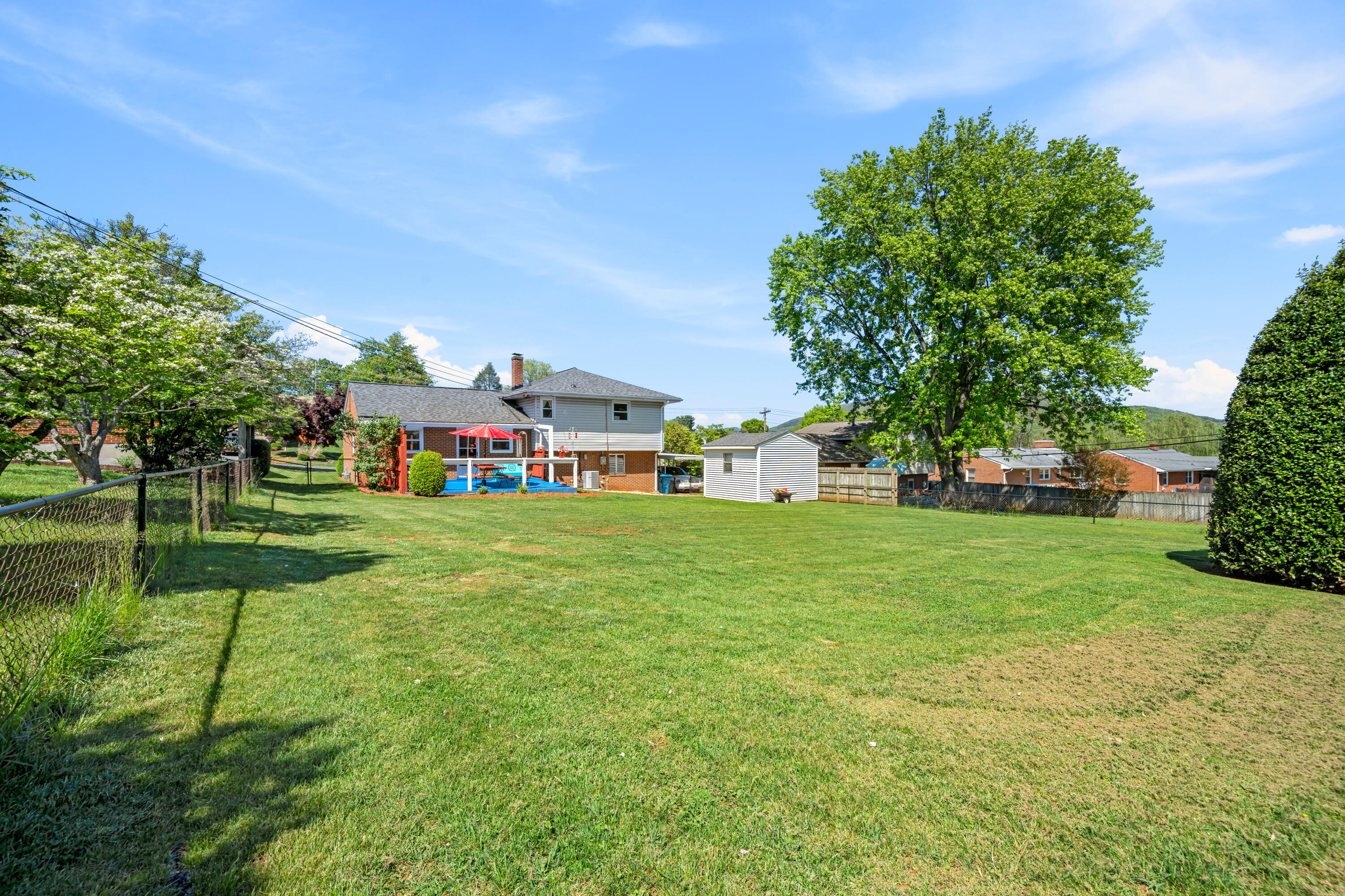 133 Frontier Road Northeast Roanoke, VA 24012 - Photo 2 of 18 Fenced in Level Lot