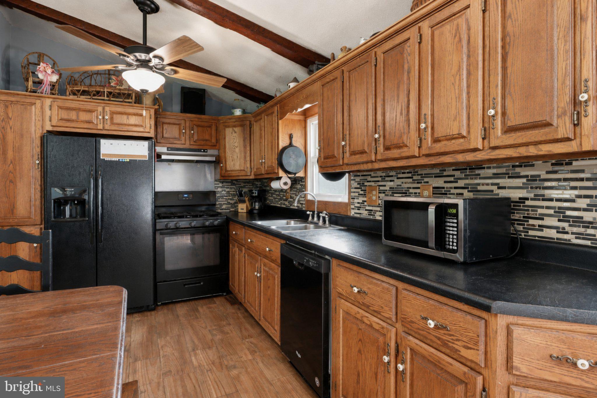 119 Raubenstine Road Hanover, PA 17331 - Photo 10 of 48 Warm wood tones in a cozy kitchen.