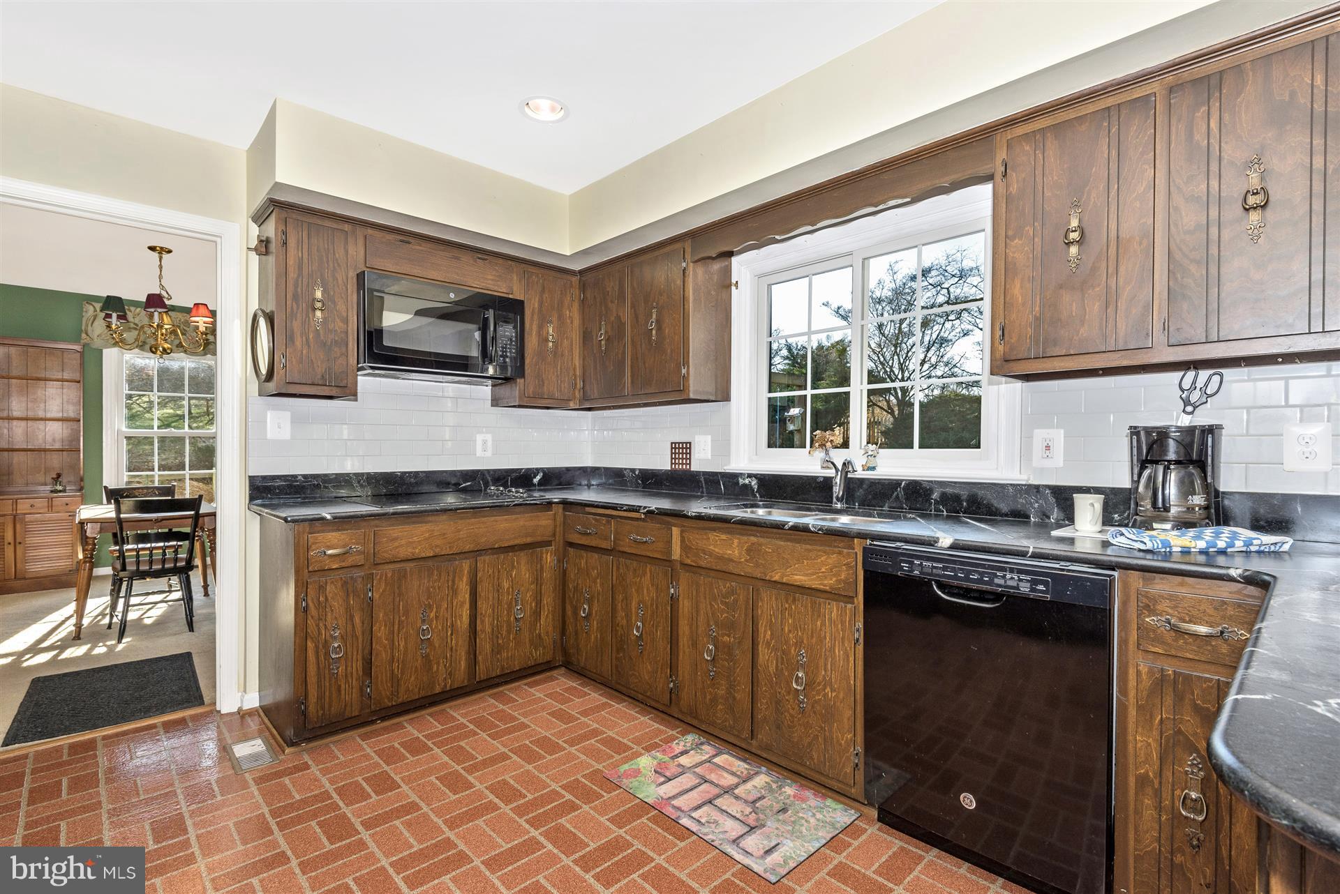 3931 Harrisville Road Mount Airy, MD 21771 - Photo 11 of 28 Kitchen has cooktop and recessed lighting