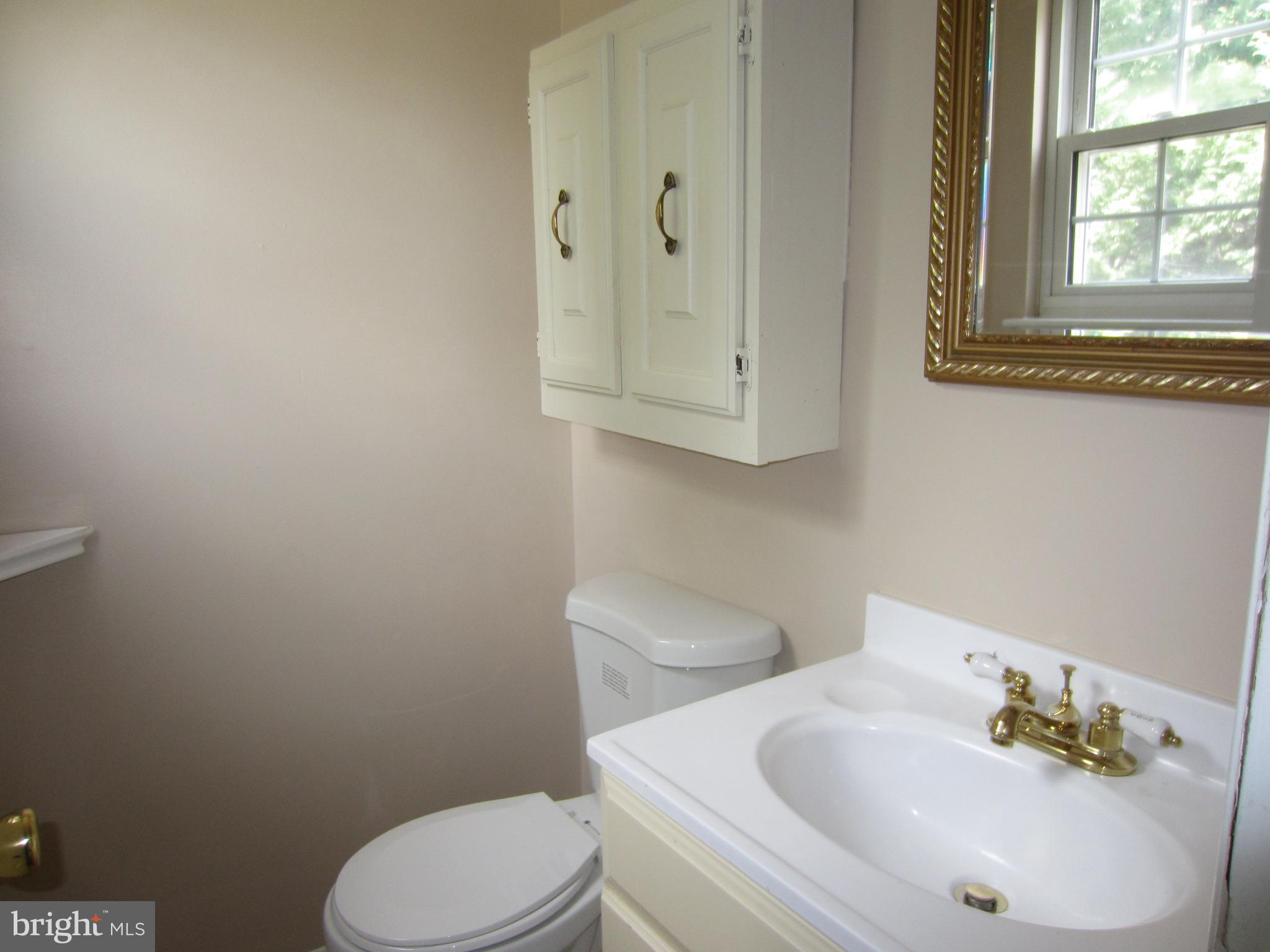 119 Bar Harbor Road Pasadena, MD 21122 - Photo 14 of 29 half bath