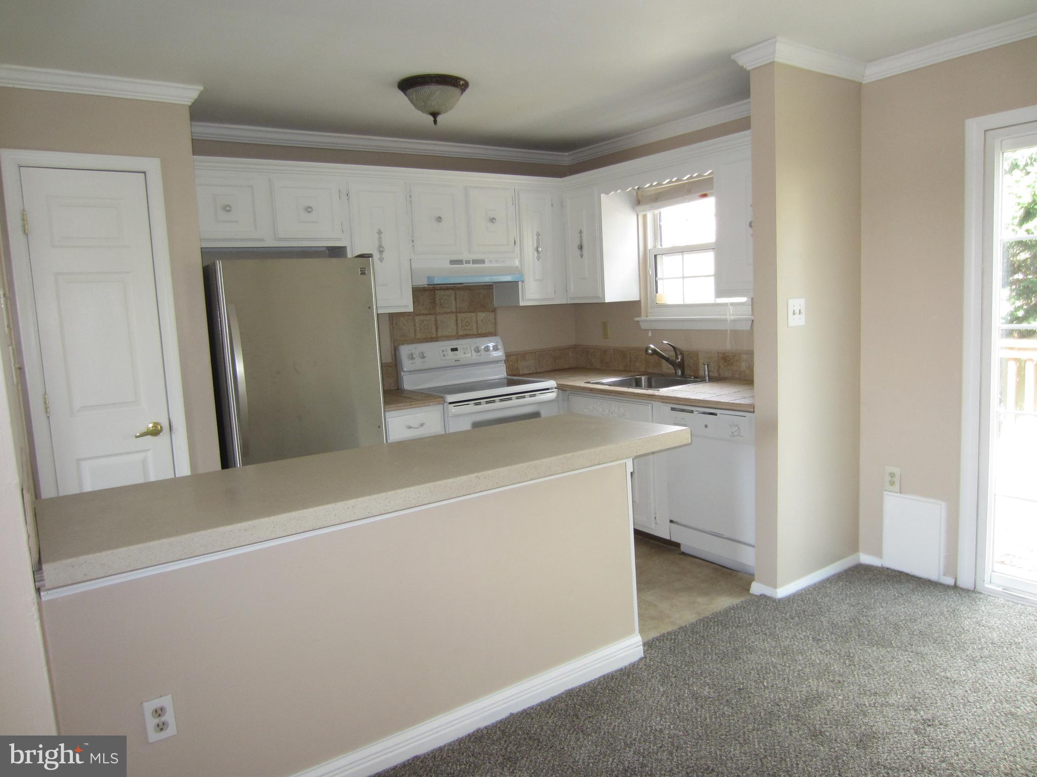 119 Bar Harbor Road Pasadena, MD 21122 - Photo 3 of 29 kitchen