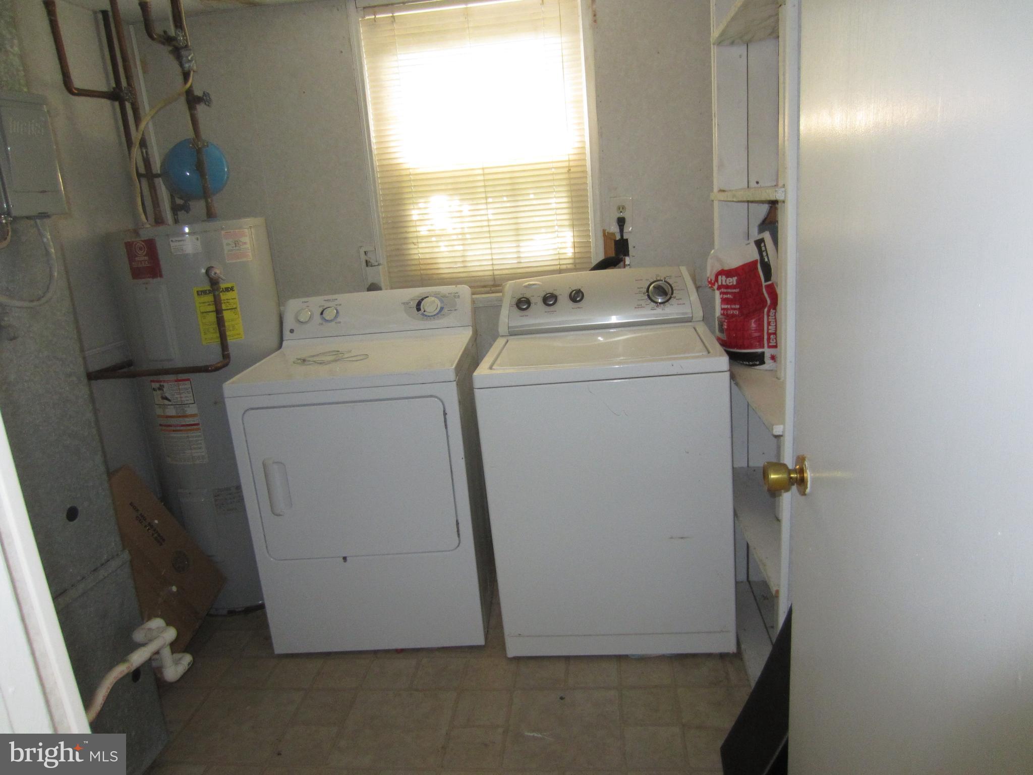 119 Bar Harbor Road Pasadena, MD 21122 - Photo 21 of 29 laundry room