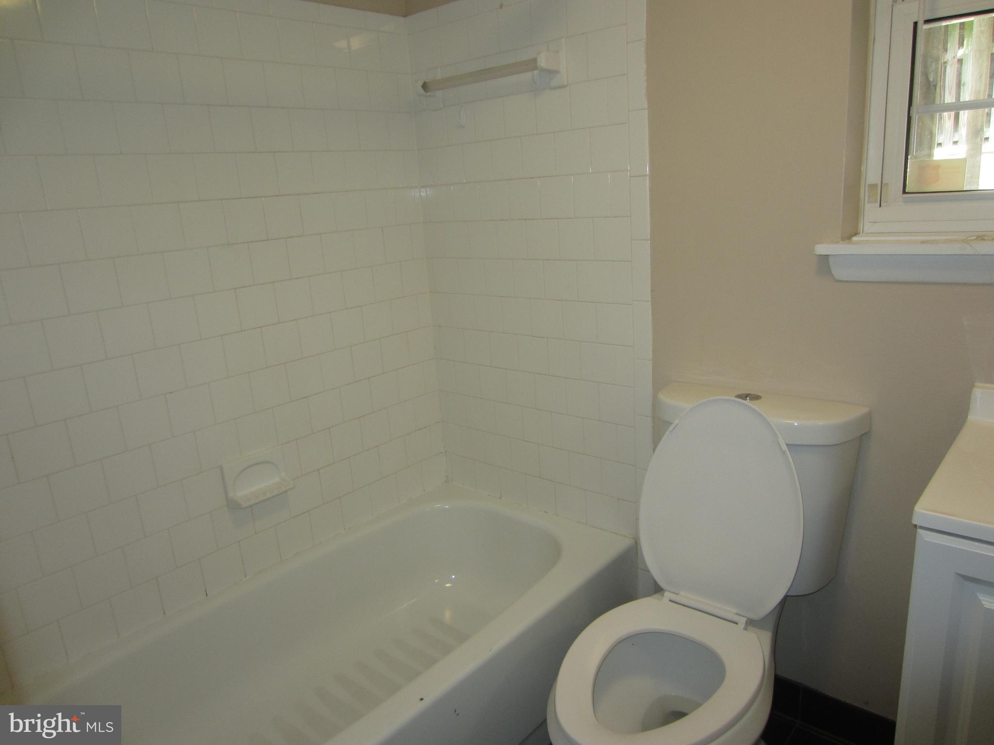 119 Bar Harbor Road Pasadena, MD 21122 - Photo 22 of 29 lower level bath