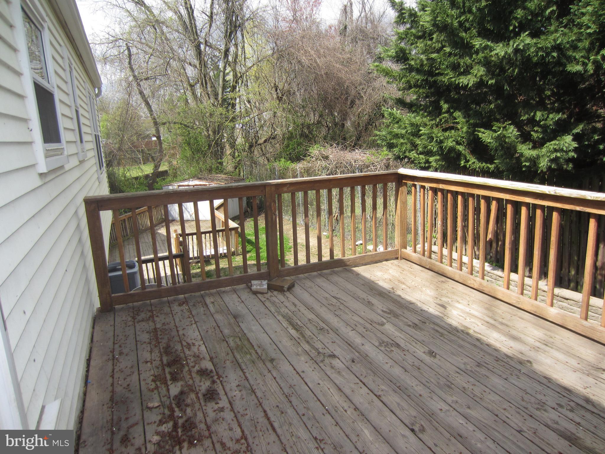 119 Bar Harbor Road Pasadena, MD 21122 - Photo 28 of 29 deck