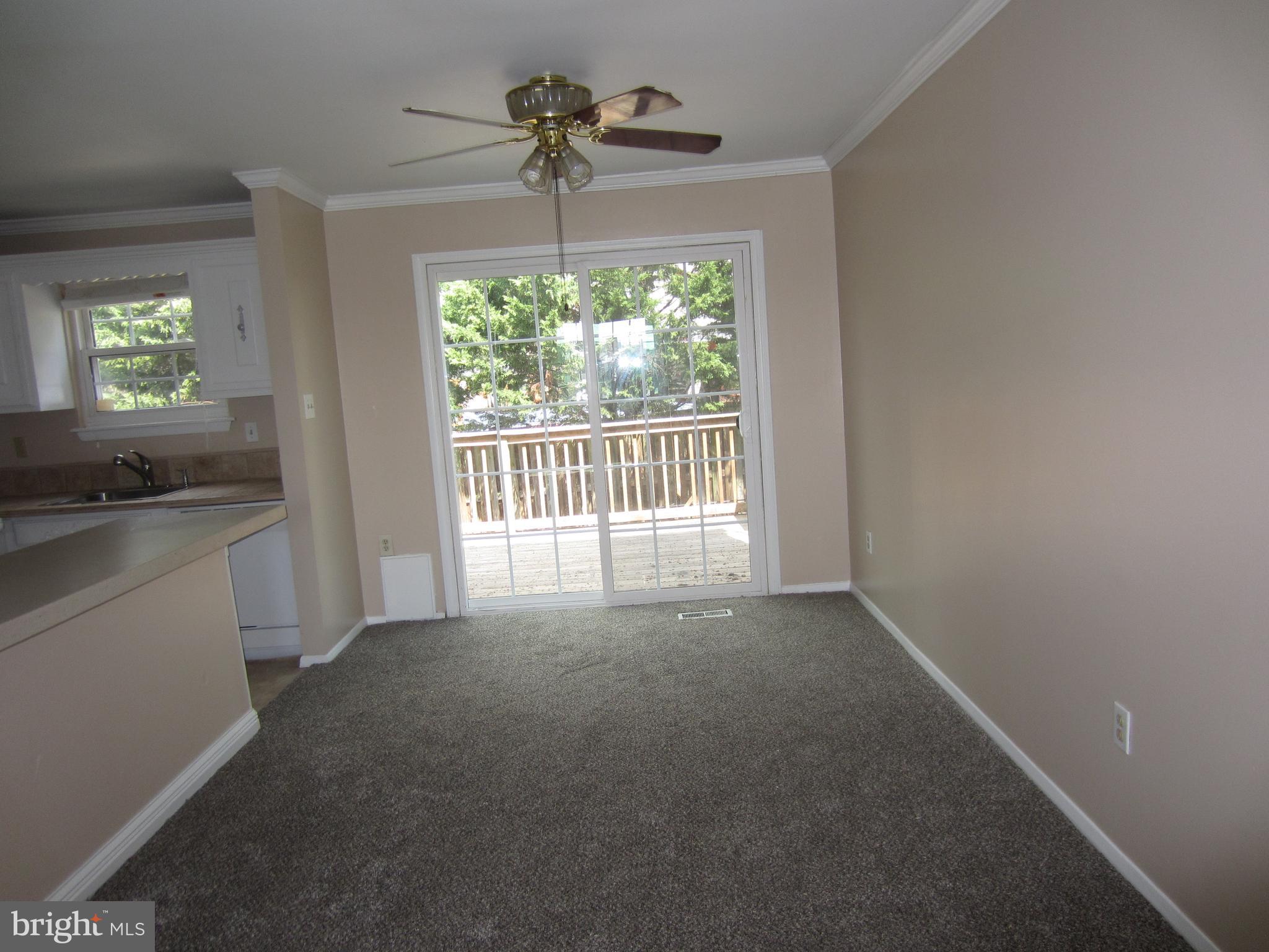 119 Bar Harbor Road Pasadena, MD 21122 - Photo 8 of 29 upper level dining room