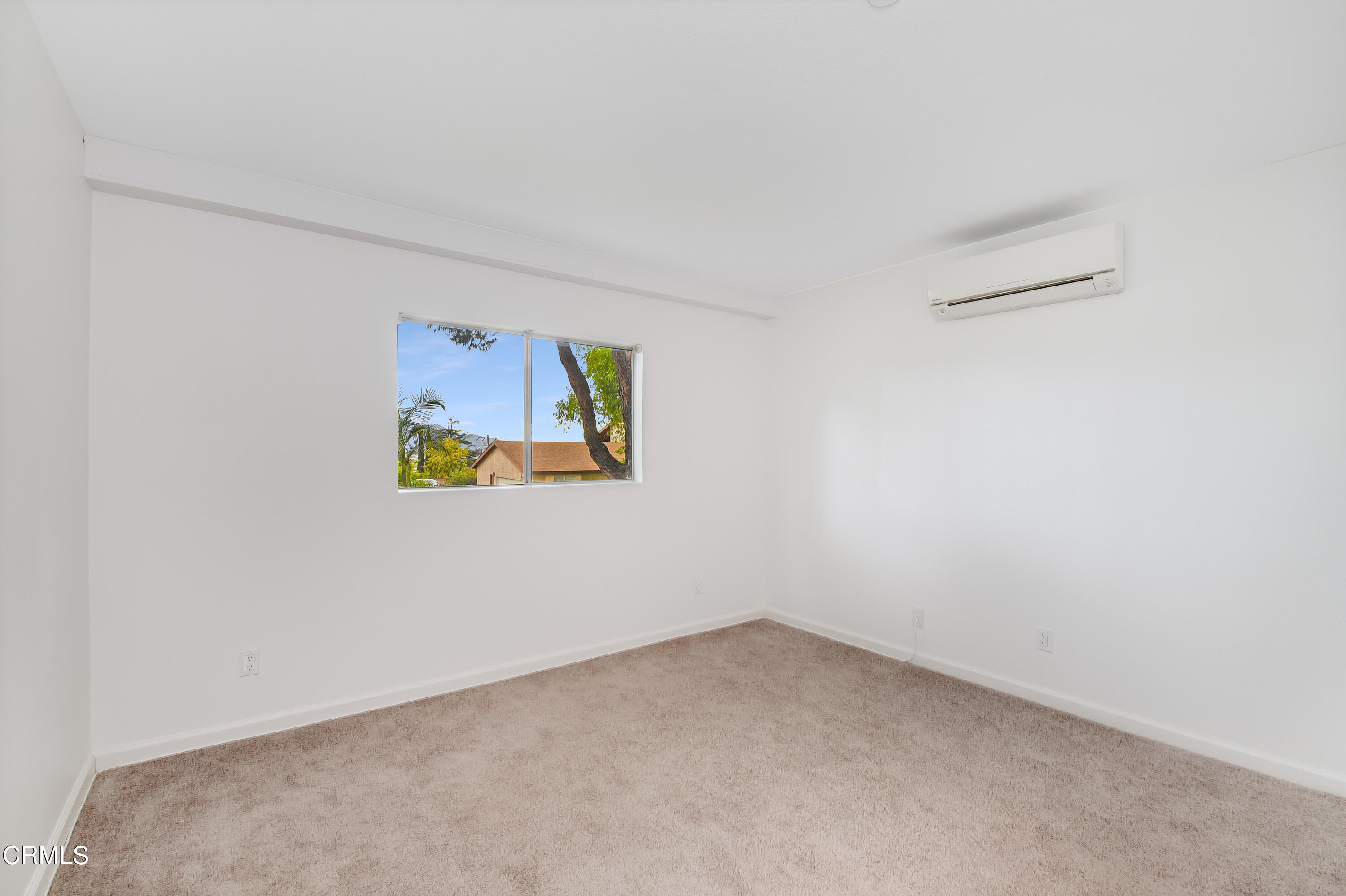 296 Foothill Drive Fillmore, CA 93015 - Photo 12 of 17 an empty room with a window