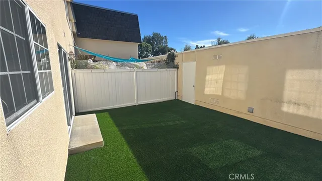 $3,785 | 19110 Kittridge Street, Unit 5, Reseda, CA 91335