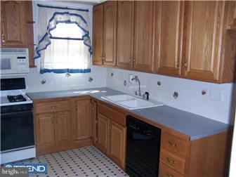218 Copley Road Upper Darby, PA 19082 - Photo 3 of 7