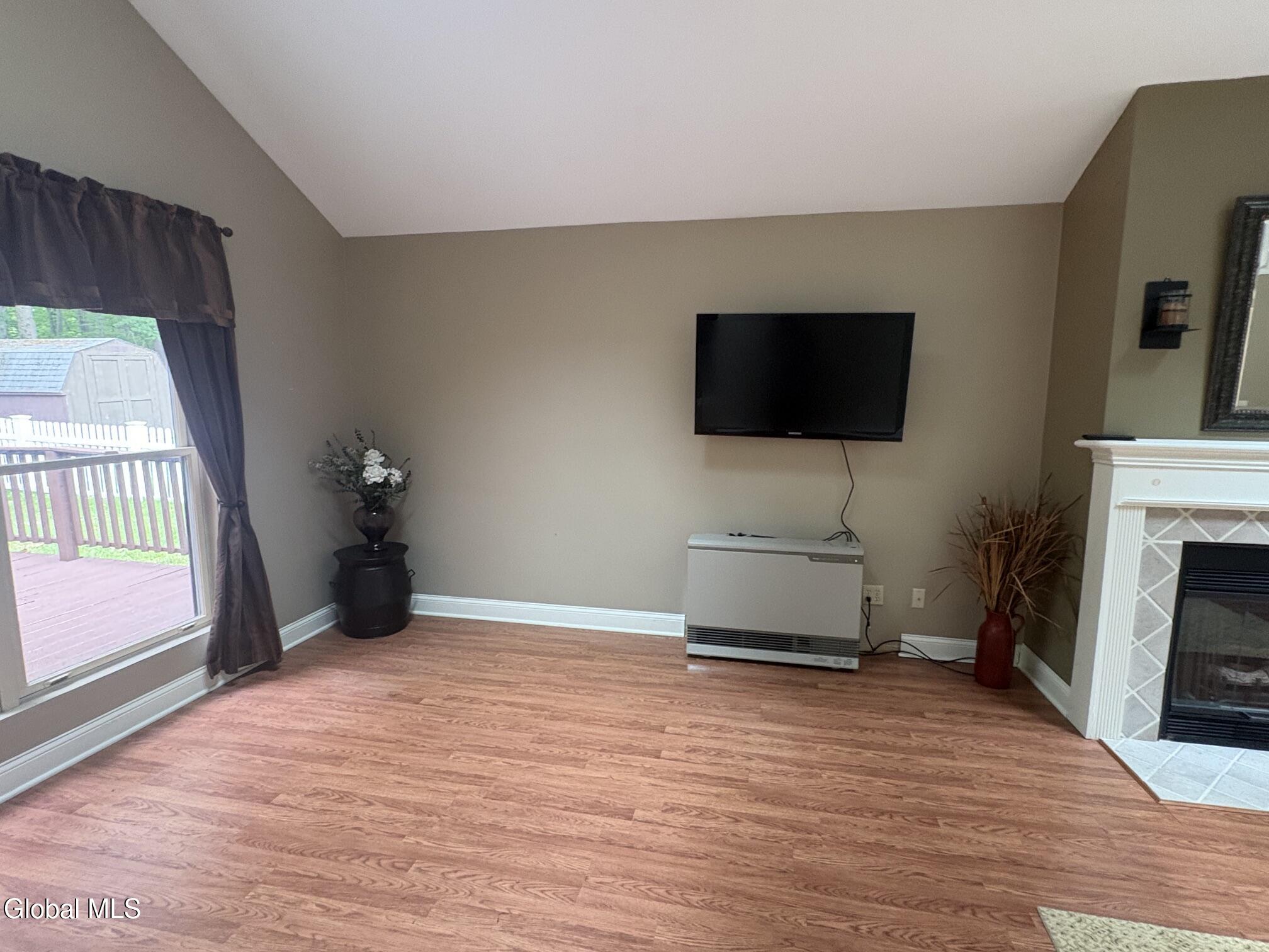 237 Thimbleberry Road Malta, NY 12020 - Photo 5 of 54 237 LLLLLLL
