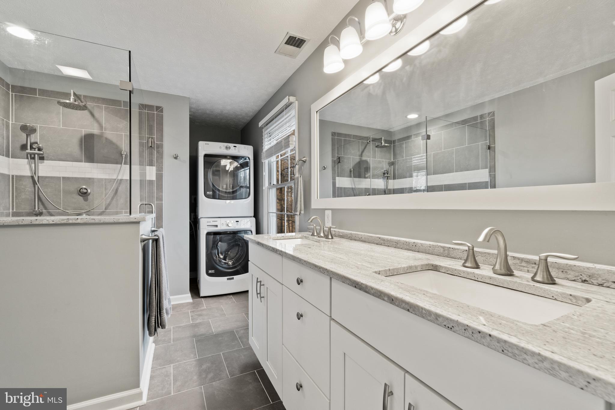 21894 Blue Ridge Mountain Road Paris, VA 20130 - Photo 21 of 39 double vanity