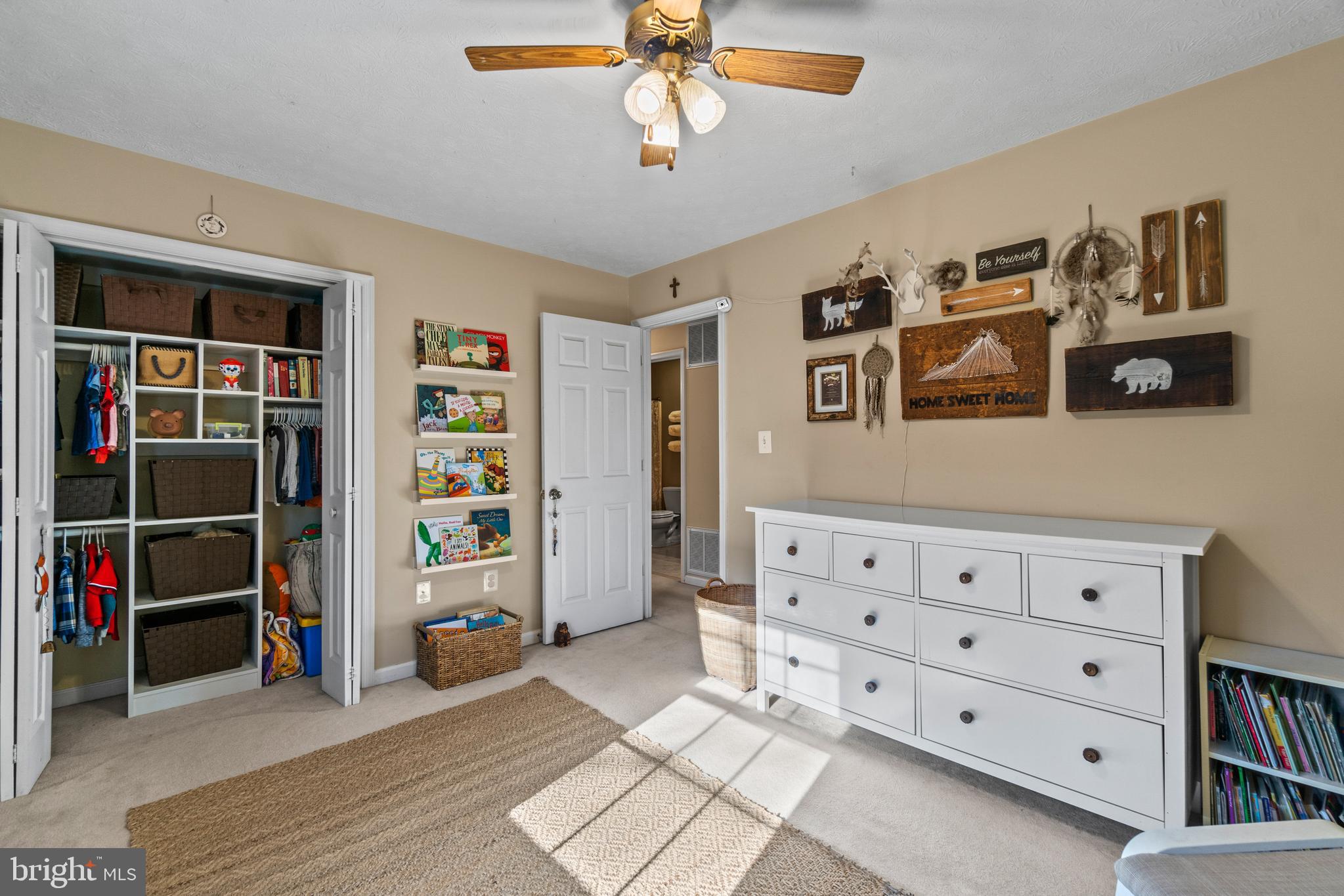 21894 Blue Ridge Mountain Road Paris, VA 20130 - Photo 29 of 39 2nd Bedroom with custom built-ins
