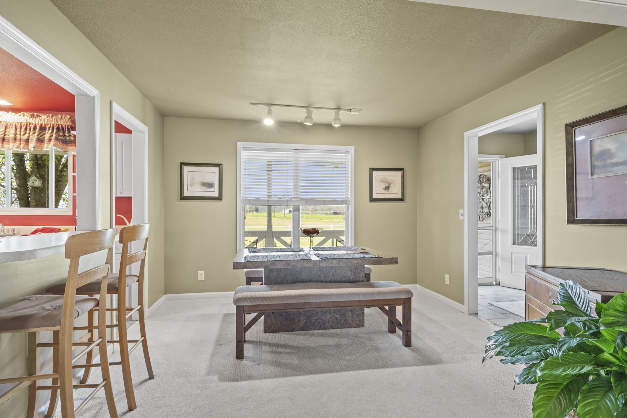 4760 Barren Plains Road Springfield, TN 37172 - Photo 26 of 47 a living room with furniture and a potted plant