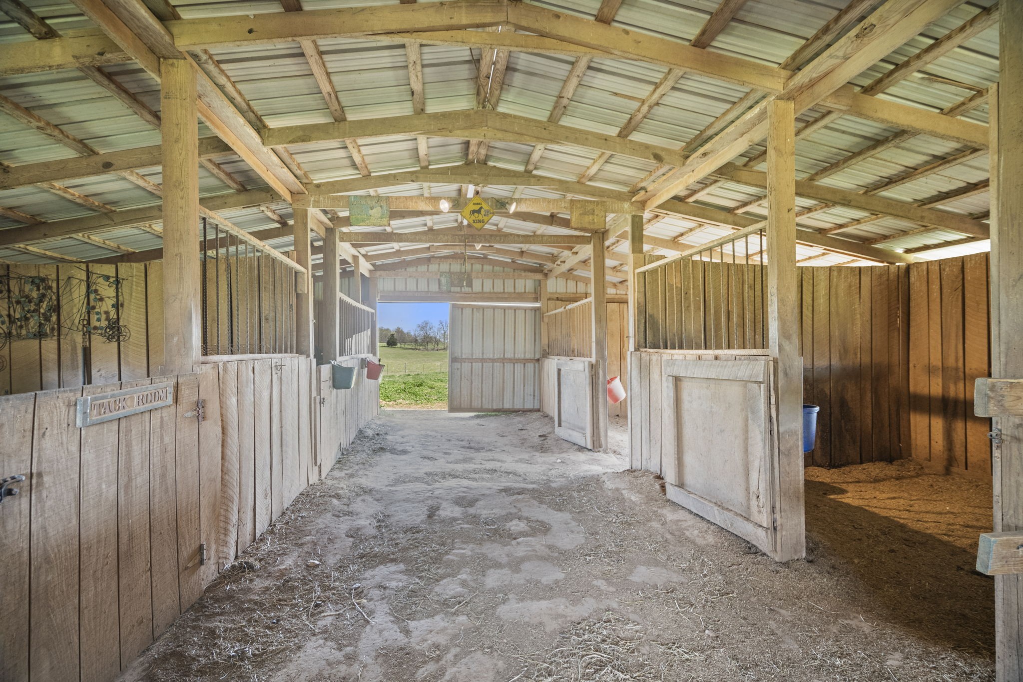 4760 Barren Plains Road Springfield, TN 37172 - Photo 40 of 47 a view of a garage