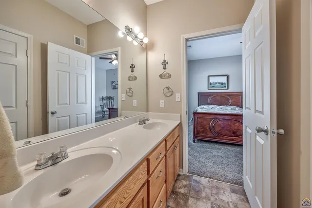 $210,000 | 1861 Fall Creek Drive, Tonganoxie, KS 66086