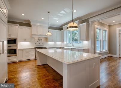 827 Ninovan Road Southeast Vienna, VA 22180 - Photo 13 of 30 Kitchen- breakfast room