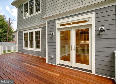 827 Ninovan Road Southeast Vienna, VA 22180 - Photo 15 of 30 Ipe wood deck off the breakfast room