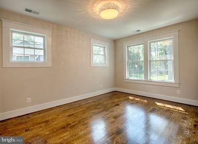 827 Ninovan Road Southeast Vienna, VA 22180 - Photo 19 of 30 Bedroom 2