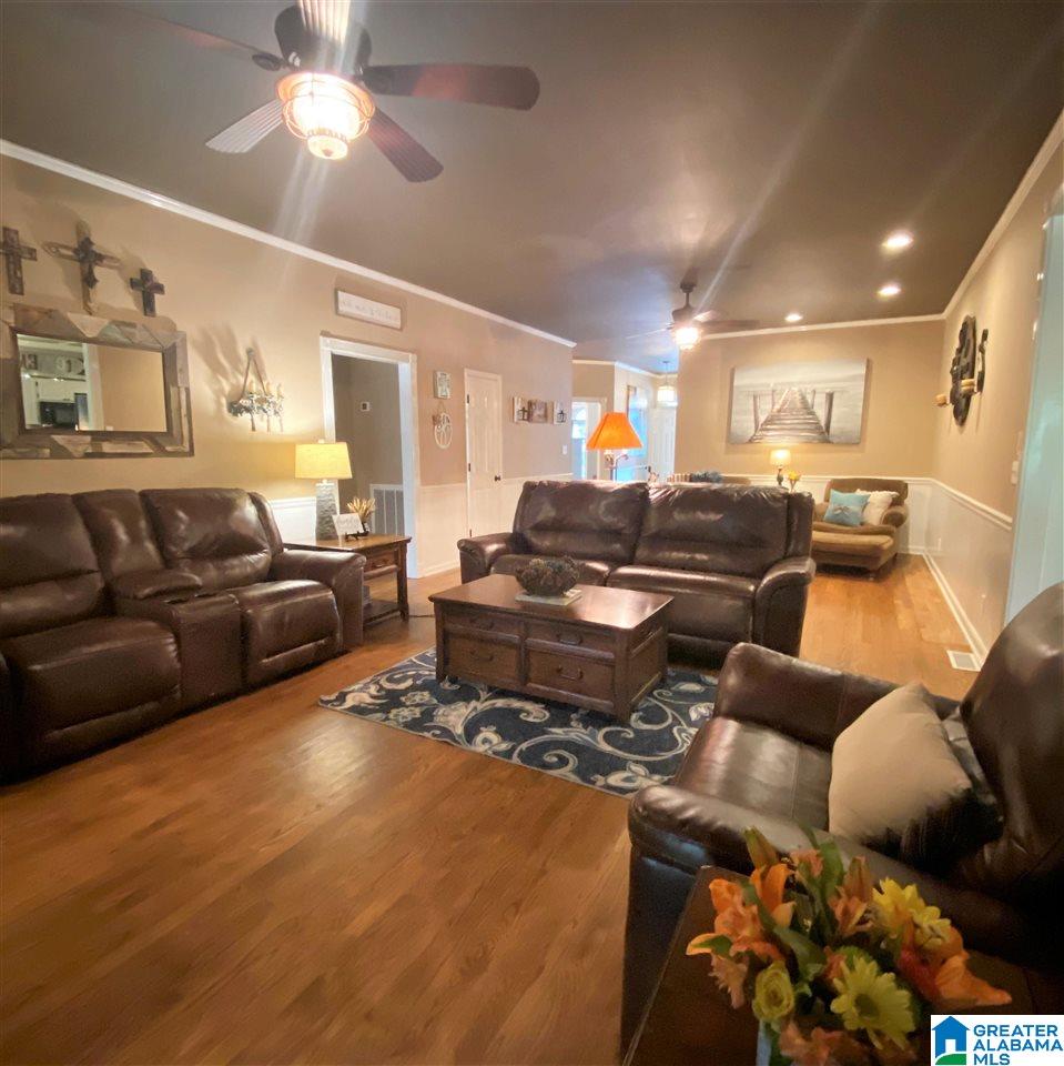 1424 Mountain Lake Road Warrior, AL 35180 - Photo 11 of 36