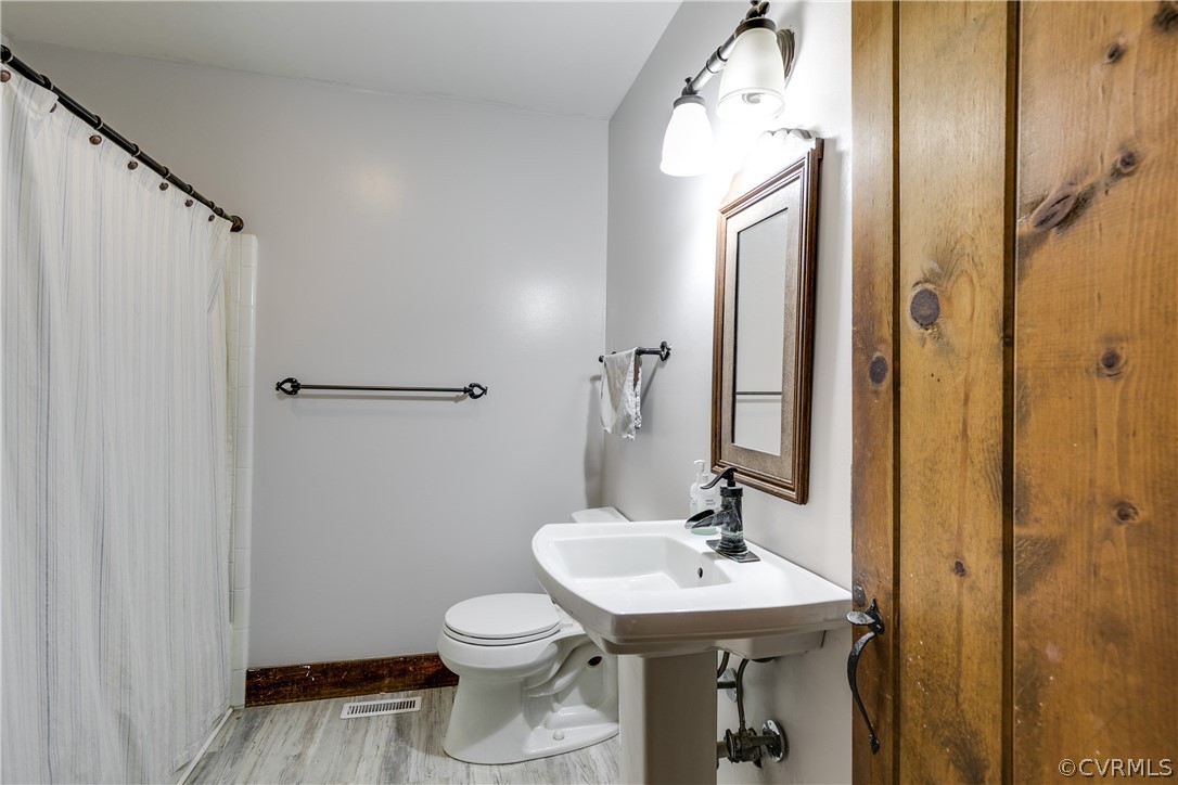 7669 Cherokee Road Richmond, VA 23225 - Photo 13 of 20 Master Full Bath