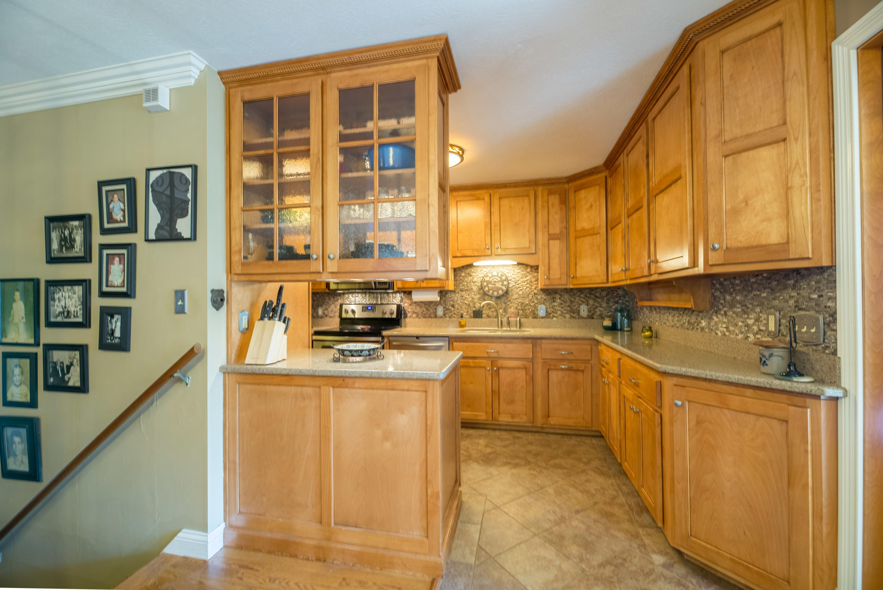 147 Nebraska Avenue Oak Ridge, TN 37830 - Photo 10 of 38 147Nebraska-117