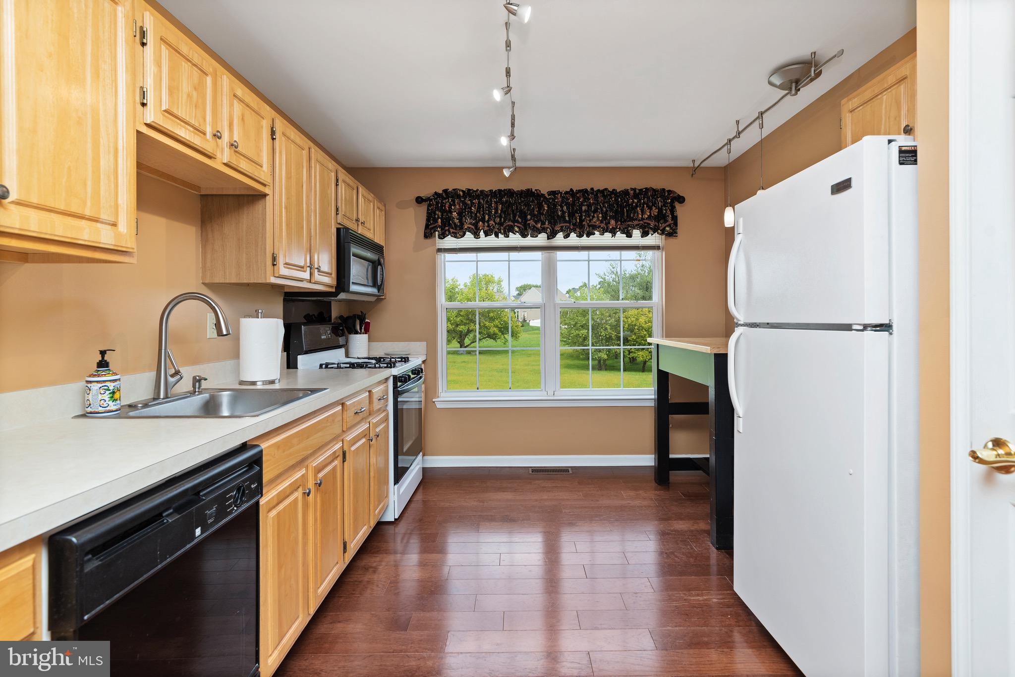 104 Sparrow Road Hummelstown, PA 17036 - Photo 7 of 44 Gallery Image 7