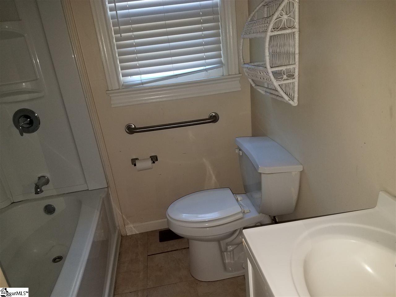 121 West Lee Road Taylors, SC 29687 - Photo 2 of 11 Gallery Image 2