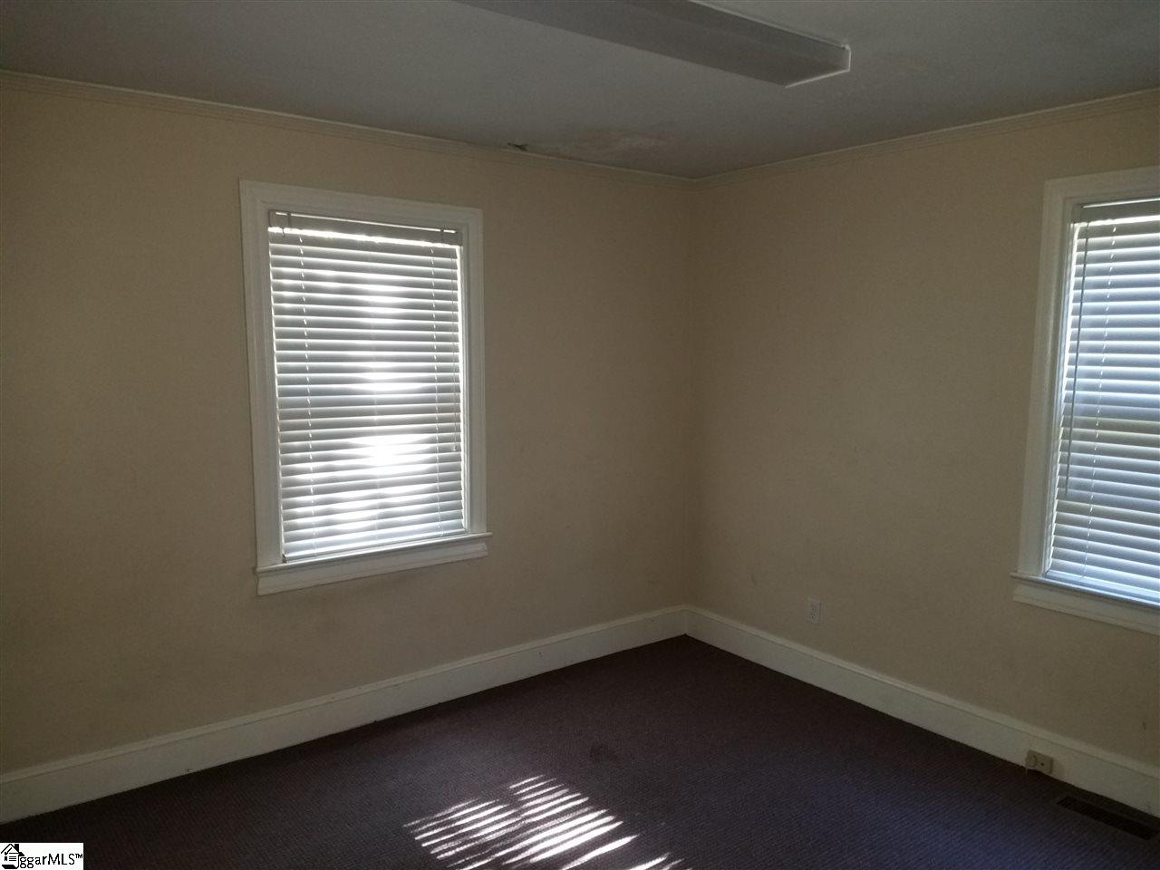 121 West Lee Road Taylors, SC 29687 - Photo 3 of 11 Gallery Image 3