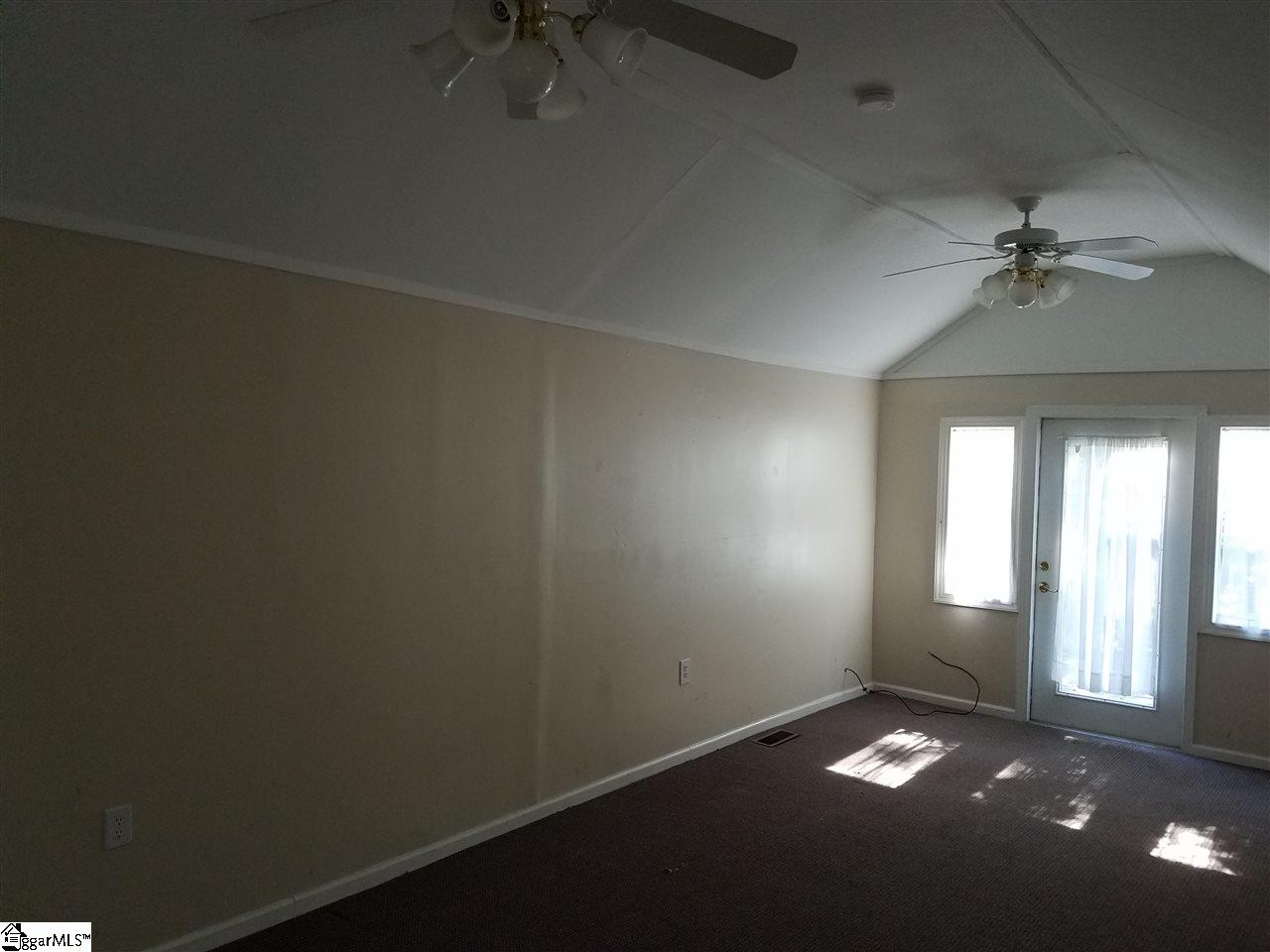 121 West Lee Road Taylors, SC 29687 - Photo 8 of 11 Gallery Image 8