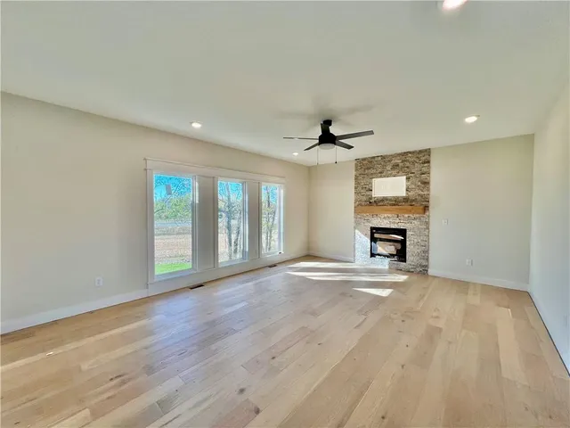 $541,900 | 1929 Longview Drive, Liberty, MO 64068