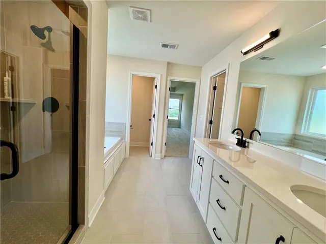 $541,900 | 1929 Longview Drive, Liberty, MO 64068